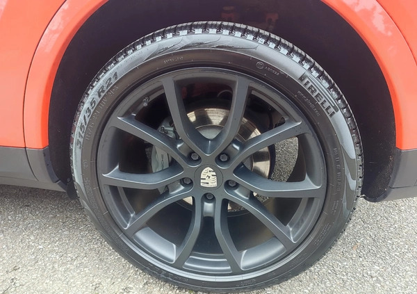 Porsche Cayenne cena 300000 przebieg: 65000, rok produkcji 2020 z Krzepice małe 211
